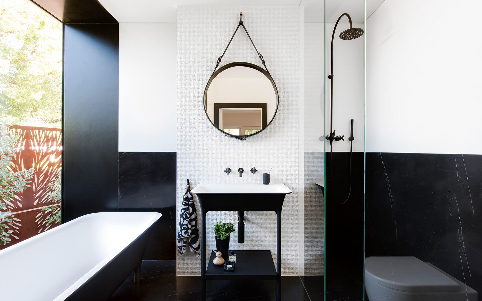 The Bathroom of Contrast | Mutina